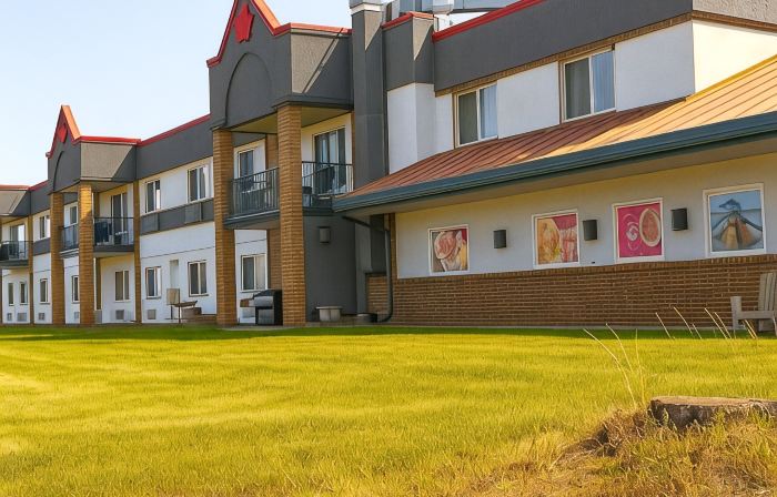 Best Maple Inn - Drayton Valley