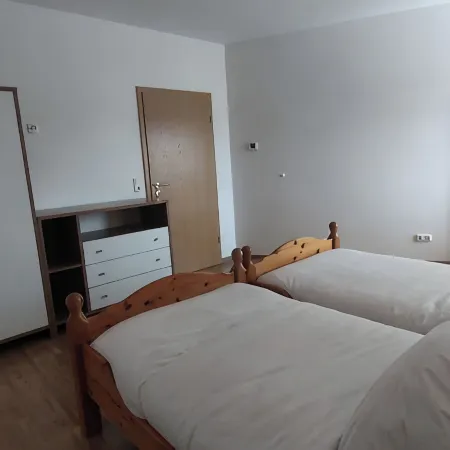 MuNo-Apartment | vacation apartment in Radebeul directly on the border to Dresden Отели в г. Радебойль