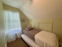 3-Br Apt: Ocean Views/Balcony, 1.5 Blocks to Beach, Passes, AC, WiFi, 1.5 Baths. - 民宿