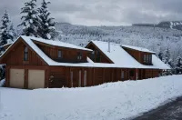 Newhard Chalet - Big House Convenient Location Great for Groups Families Friends - 3성급