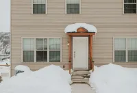 Modern Townhouse Walking Distance to Downtown