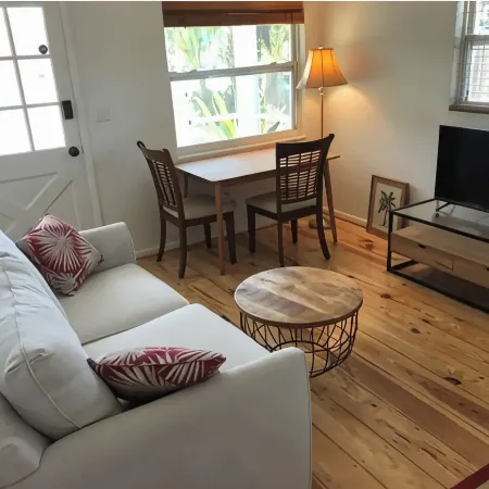 Private Suite near the Beach