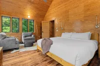 Modern Cabin - Private Mountaintop Location, Hot Tub, Outdoor Shower, Fireplace