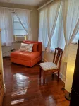 Enjoy this cozy cottage, 10 minutes from Bay Beach in Crystal Beach.