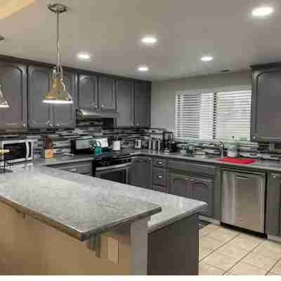 3-bedroom townhome in tranquil Modesto with AC Others