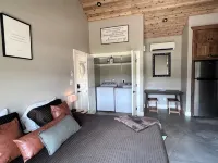 Charming 1-bedroom bungalow with fire pit and rural views - 3つ星