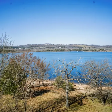 Lakeview Penthouse, Amazing Views—3BR/2BA Relax in Branson Condo, Indian Point