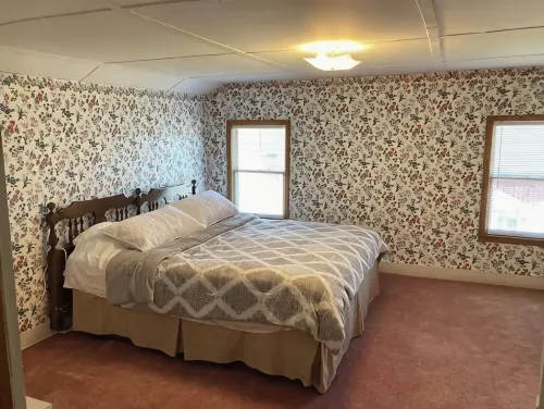 Peaceful & Serene 120 Acre Mountain Farm Retreat - 2 tähden