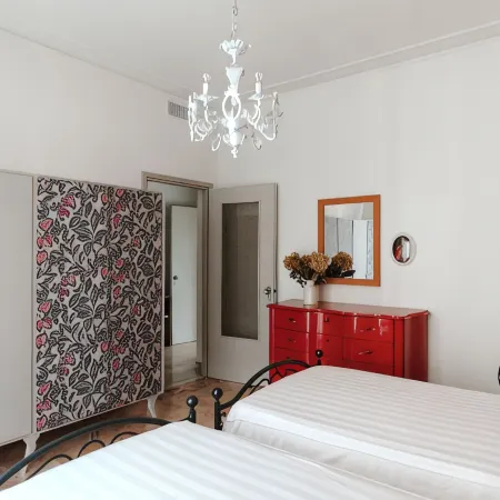 Casa Piero, relax and private pool in Langhe hills