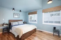 Inn Through the Orange Door - Laguna Village cottage - 4-Star