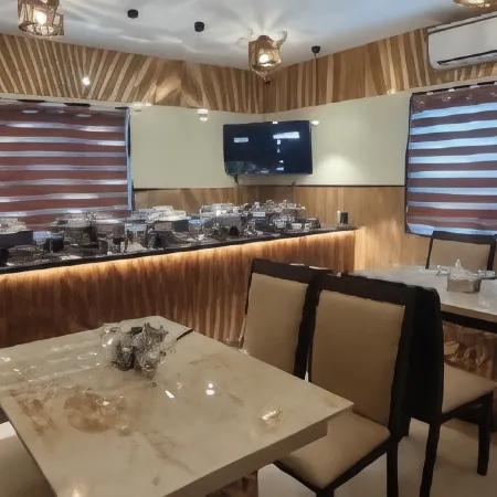 Nandhavanam A Business Class Residency Отели рядом с достопримечательностью «Парк развлечений VGP Universal Kingdom»
