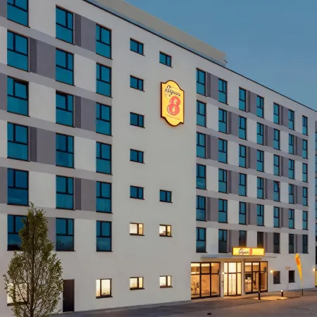 Super 8 by Wyndham Oberhausen