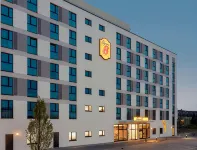 Super 8 by Wyndham Oberhausen