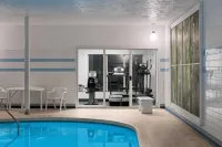 Royal Scot Hotel & Suites - Pools