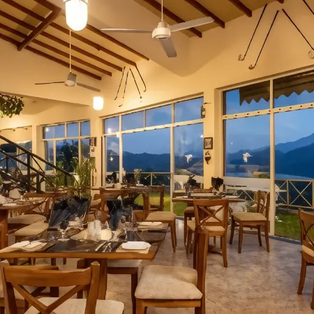 The Albatross, Kandy