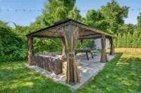 Backyard Oasis: Gazebo, Pool Table & Fire Table - WiFi