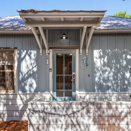 Sassy Seahorse! 200 Yards to Beach! Neighborhood Pool