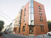 Hotel Capitolina City Chic - Airport Shuttle