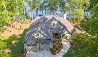 New Luxury Lakefront Home! Hot tub, Boat and Swim Dock - 4つ星