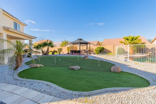 Kid Friendly - 5 BDR Home - Heated Pool - Mini Golf - Wifi