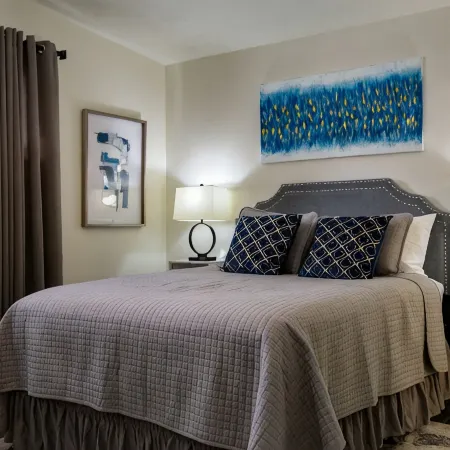 Uptown Area! Putting Green-BBQ-Hot Tub-Game Room