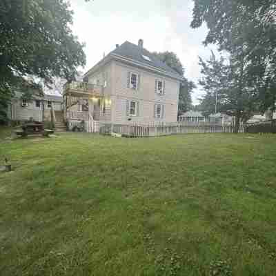Quaint Neighborhood / Close to Beaches Hotel Exterior
