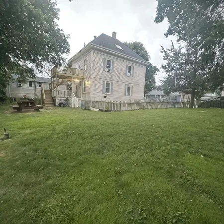 Quaint Neighborhood / Close to Beaches