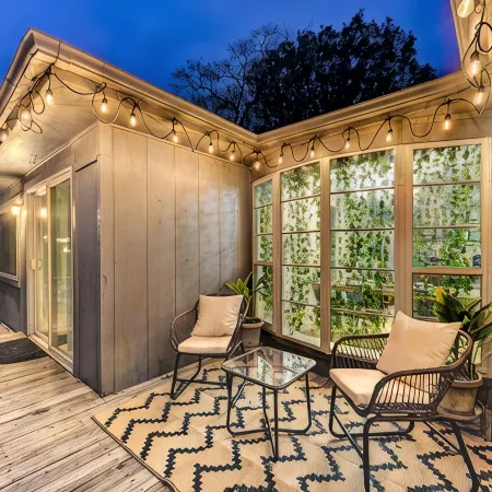 H-Town Pool House • Arcade • Pool Table • 2 King BD • HBO Max• 6 Beds