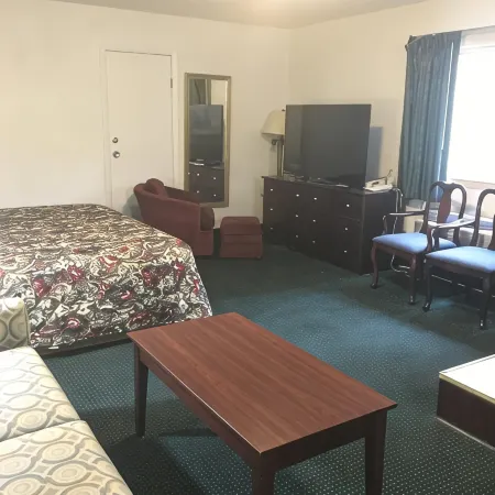 Rapids Inn & Suites