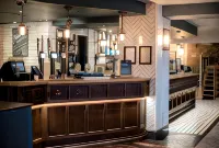 Cat & Lion Country Pub and Hotel