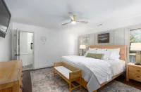 Beautiful Private Home in Quiet Cove. Swim Dock, Kayaks, Stand Ups.  Boat Option - 民宿