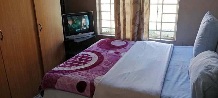 บ้านพัก Kaste ทซานีน โรงแรมในซานีน