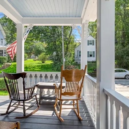 Newly Renovated Luxury 5Br Home + Office, Walk to Beach & Town