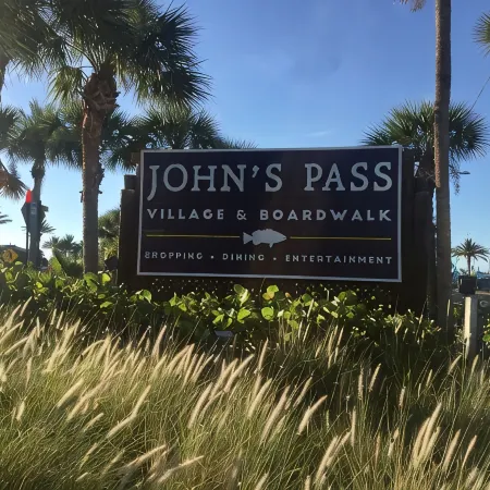 Newly Renovated 1 Br Madeira Beach Cottage