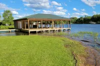 Mayberry Lakeshore Cottage at Lake Palestine - 3つ星
