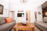 GREAT LOCATION- IN TOWN- 1 BLOCK TO MAIN- WALK TO EVERYTHING - 2성급