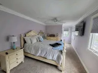 HOT TUB & Bicycles - Walking distance to the BEACH, bay, restaurants, & shopping - balcony