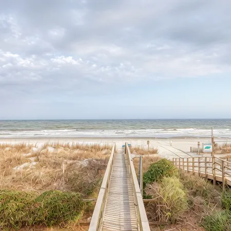 4Bedroom Beachfront Full House w/ Linens,Private Pool