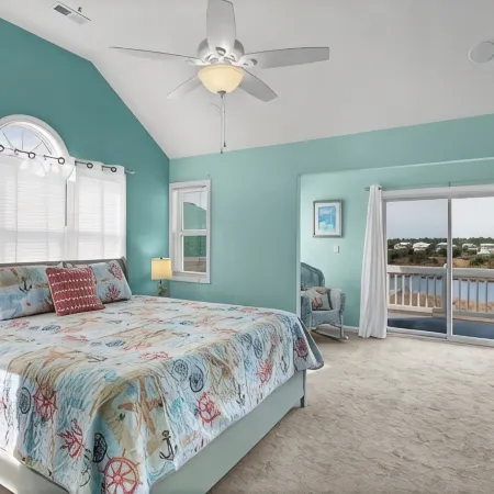 BEACH PLEASE! Amazing Ocean and Sound Views with Easy Beach Access! Pet Friendly