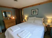 Your Sunny Bungalow Awaits! - Wifi