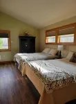 REMOTE HUMPTULIPS RIVER CABIN! - 4-Star