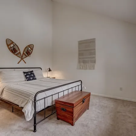 Cozy Mountain Getaway - 2 Bedroom + Loft