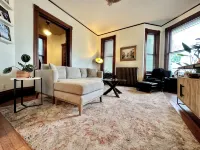 LUX Uptown Escape - The Trester - 4-Star
