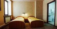Hotel Uyut 酒店