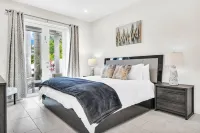 Close2Beach - Sleeps 11- Pool - Firepit - Bikes - Patio - 3성급