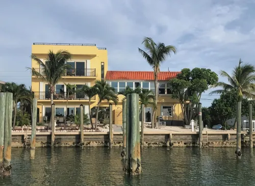 Boot Key Harbor Retreat Penthouse - Marathon, FL - Homestays