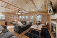 Cozy Jasper Cabin w/ Hot Tub & Fire Pit - Chalets