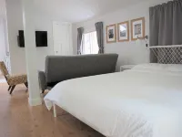 Bright Studio Loft Near Secret Beach in Gibsons - balcony