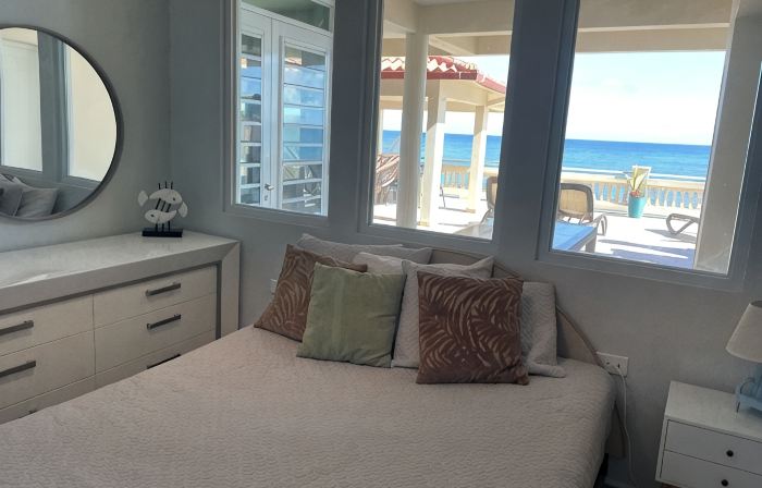 Oceanfront 3 Bdrm House on Surf Beach near Rincon with Private Beach Access
