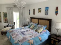 Rent a 2 bed / 2 bath Villa in Alice Town, North Bimini (INCLUDES 50' dock slip) - Pools